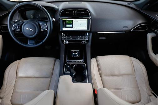 2017 Jaguar F-PACE 35t Prestige