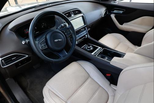 2017 Jaguar F-PACE 35t Prestige