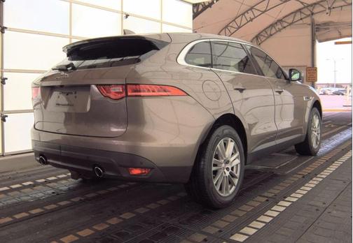 2017 Jaguar F-PACE 35t Prestige