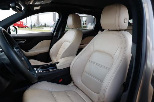 2017 Jaguar F-PACE 35t Prestige