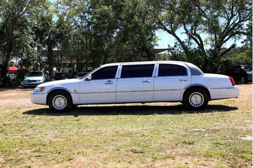 1999 Lincoln Town Car Executive