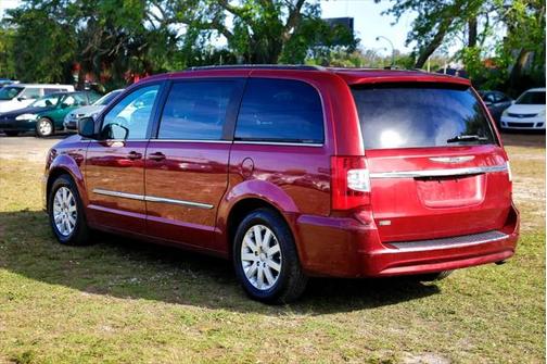 2013 Chrysler Town & Country Touring