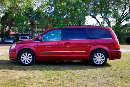 2013 Chrysler Town & Country Touring