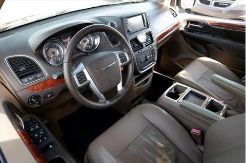 2013 Chrysler Town & Country Touring
