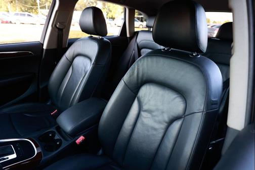 2011 Audi Q5 2.0T Premium