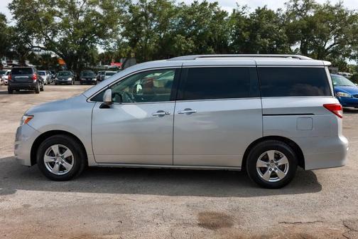 SILVER 2017 Nissan Quest SV