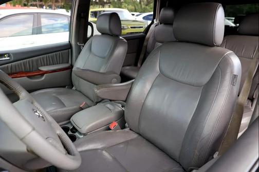 2005 Toyota Sienna XLE