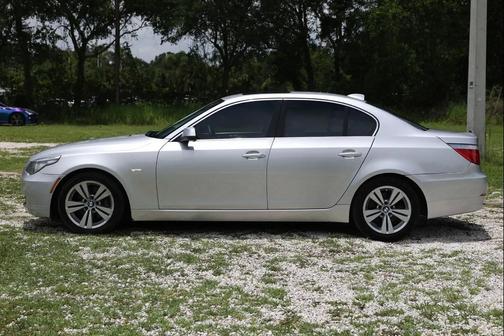 SILVER 2010 BMW 528 4DR SEDAN RWD