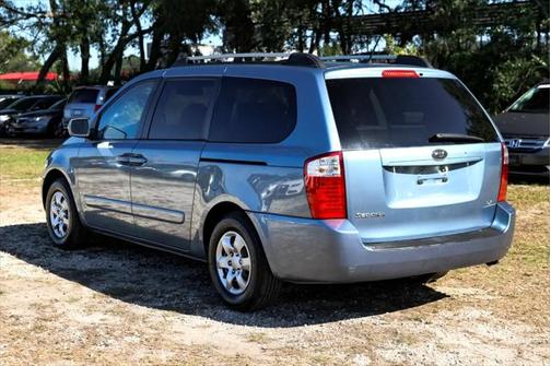 2009 Kia Sedona LX
