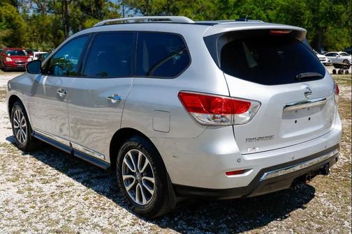 Brilliant Silver 2013 Nissan Pathfinder SL