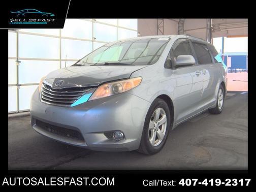 2011 Toyota Sienna LE
