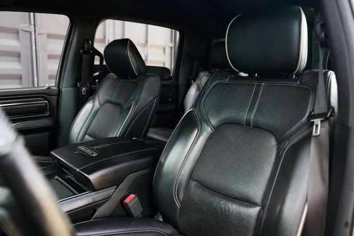 Granite Crystal Metallic Clearcoat 2019 RAM 1500 Limited