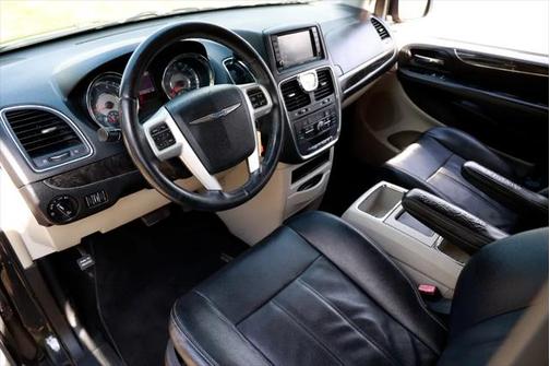 2015 Chrysler Town & Country Touring