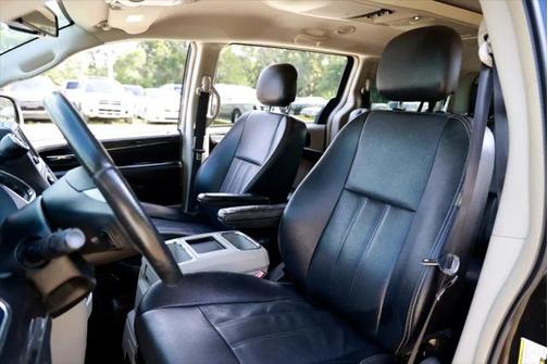 2015 Chrysler Town & Country Touring