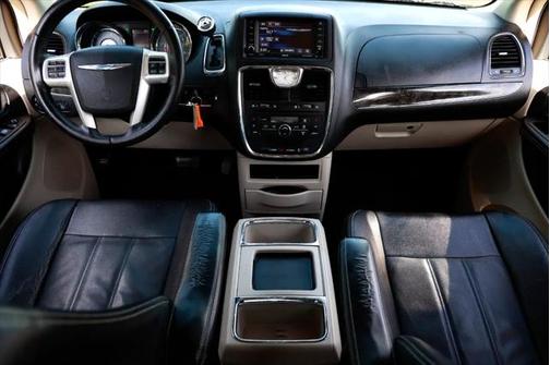2015 Chrysler Town & Country Touring
