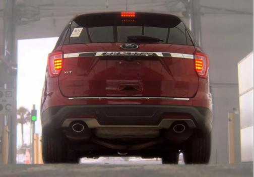RED 2018 Ford Explorer XLT