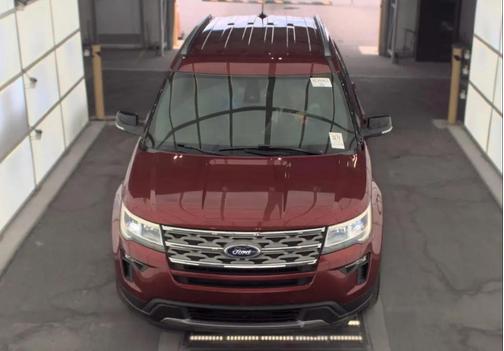 RED 2018 Ford Explorer XLT