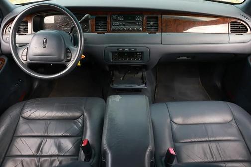 1999 Lincoln Town Car Executive