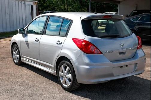 2012 Nissan Versa 1.8 SL
