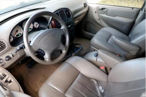 2004 Chrysler Town & Country Touring