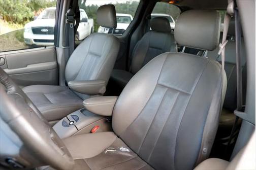 2004 Chrysler Town & Country Touring