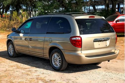 2004 Chrysler Town & Country Touring