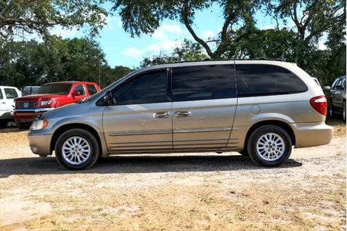 2004 Chrysler Town & Country Touring