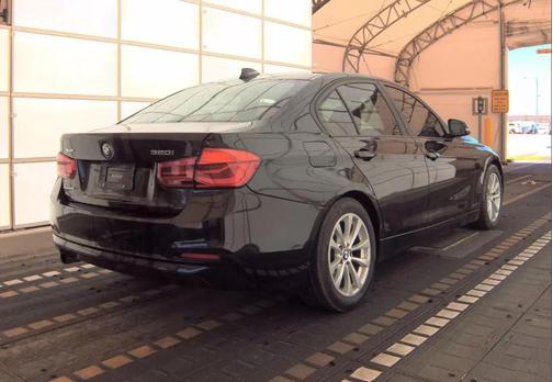 BLACK 2017 BMW 320 i
