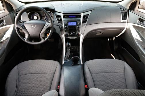 2012 Hyundai SONATA GLS