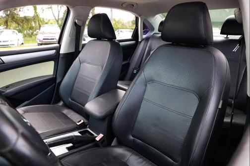 2012 Volkswagen Passat 2.5 SE