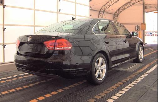 2012 Volkswagen Passat 2.5 SE