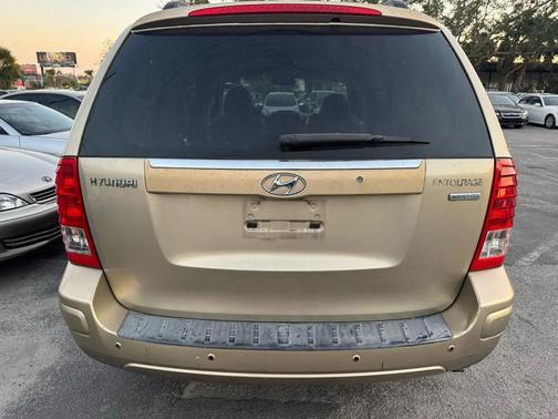 2007 Hyundai Entourage Limited