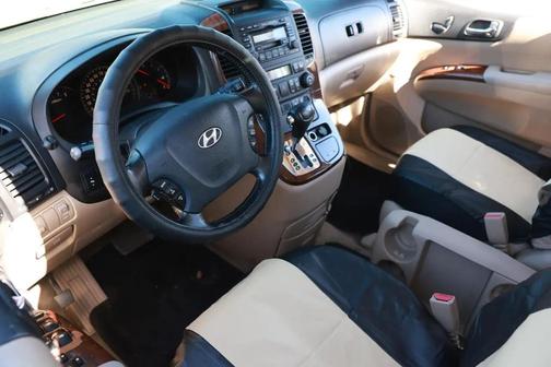 2007 Hyundai Entourage Limited