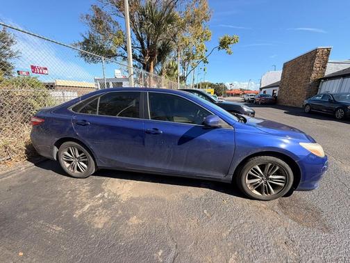 2016 Toyota Camry SE