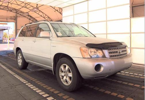 Millennium Silver Metallic 2001 Toyota Highlander Base