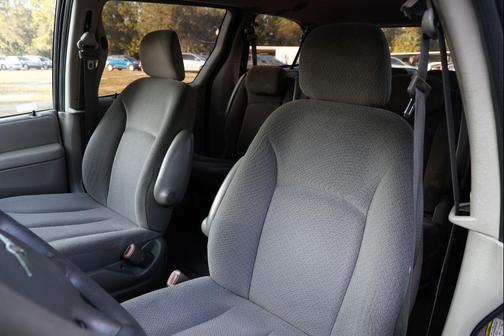 2006 Chrysler Town & Country Base