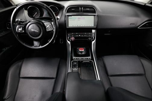 2019 Jaguar XE 25t