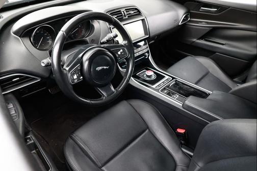2019 Jaguar XE 25t