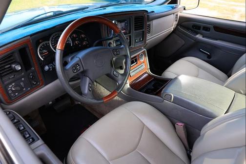 2003 Cadillac Escalade EXT Base