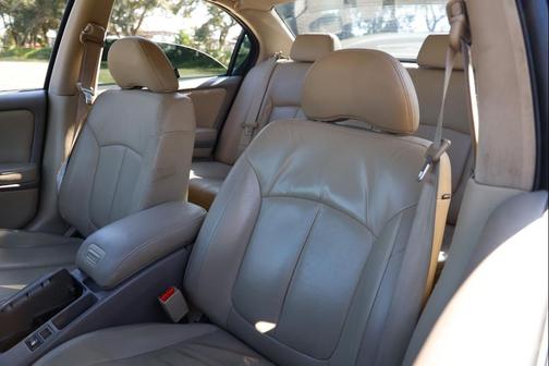 2001 INFINITI I30 Touring