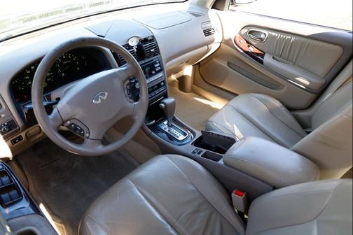 2001 INFINITI I30 Touring