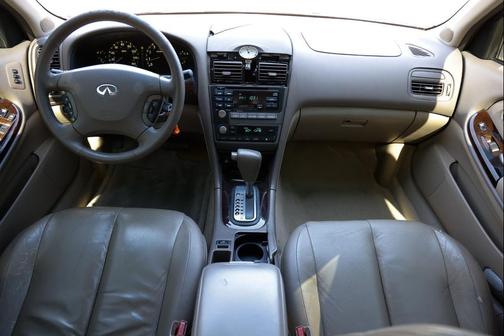 2001 INFINITI I30 Touring