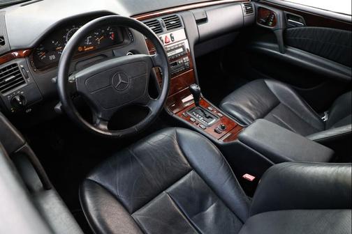 1998 Mercedes-Benz E-Class E320