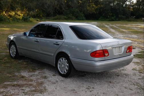 1998 Mercedes-Benz E-Class E320