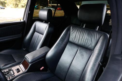 1998 Mercedes-Benz E-Class E320