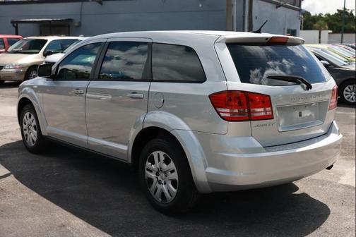 Bright Silver Metallic Clearcoat 2013 Dodge Journey SE