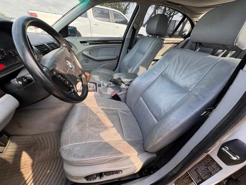 Titanium Silver Metallic 2001 BMW 325 4DR SEDAN RWD