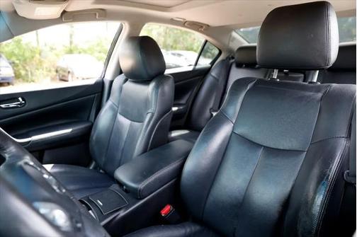 2012 Nissan Maxima S