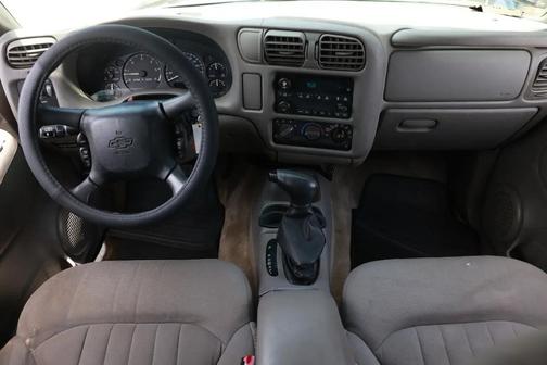 Summit White 2005 Chevrolet Blazer LS