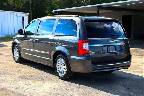 2015 Chrysler Town & Country Touring-L